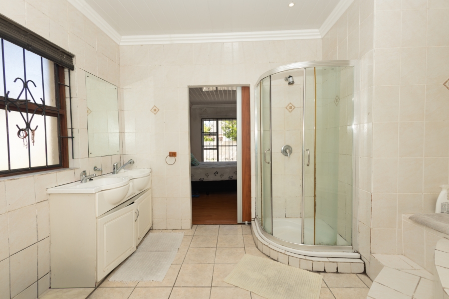 4 Bedroom Property for Sale in Riverton Western Cape